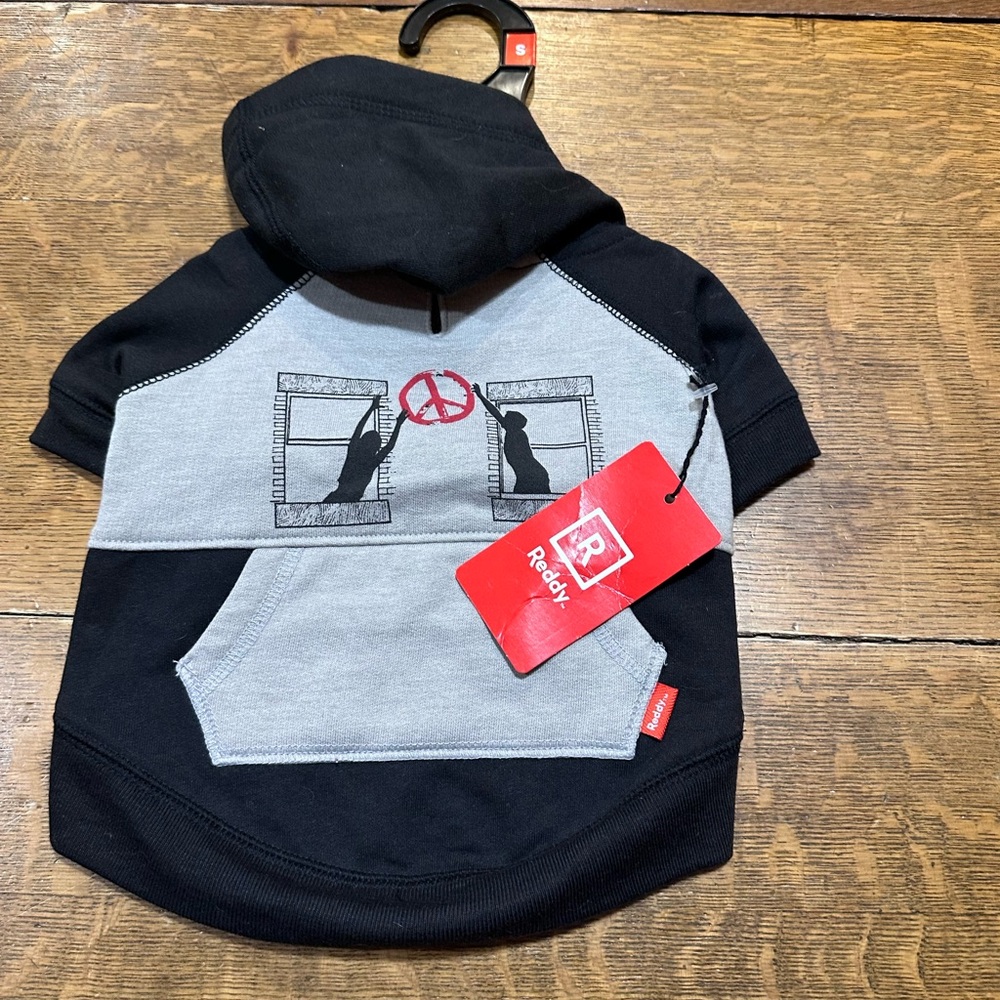 Freddy NWT Black and Gray dog Hoodie‎ sz small